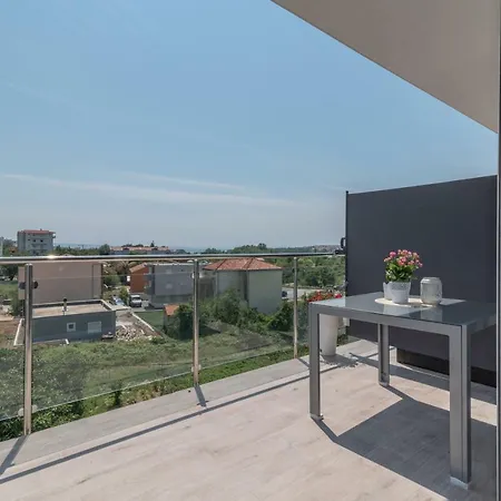 Radica Apartment *