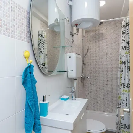 Radica Lägenhet Podstrana