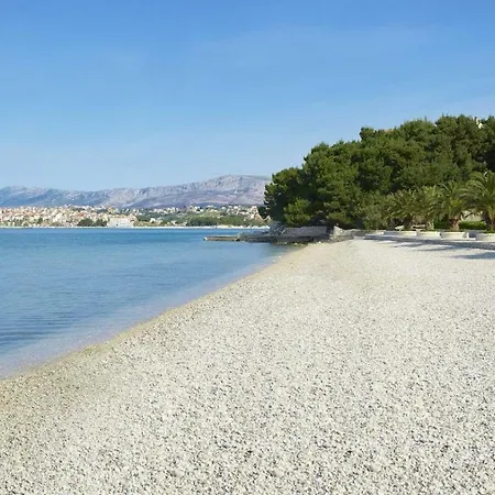 Radica Lägenhet Podstrana